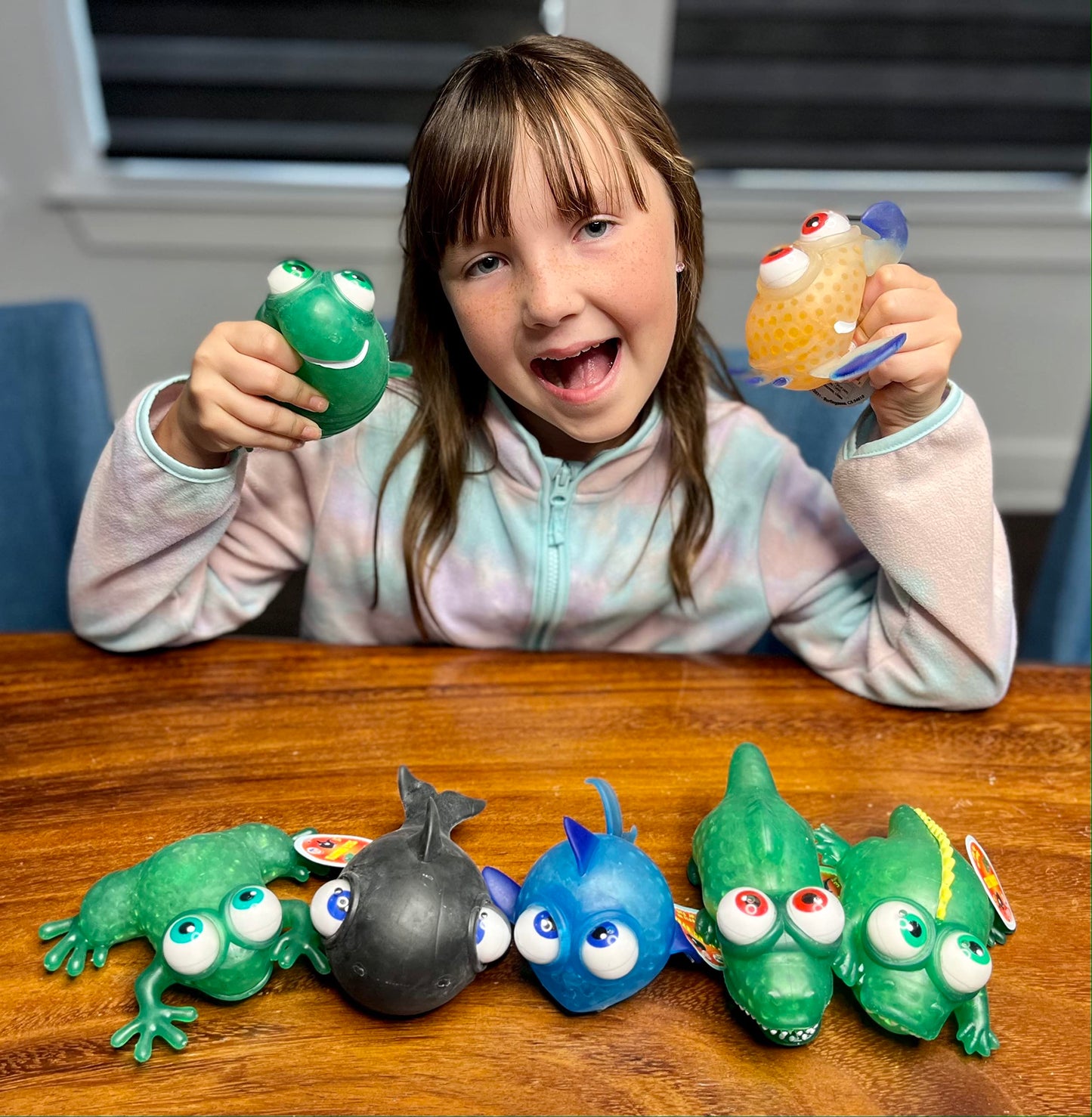WARM FUZZY Toys (1) Floating Eye Animal Squishy Crab | Funny Sensory Fidget Great for Party Favor, Prize Box, PTA Carnival or School Fundraisers