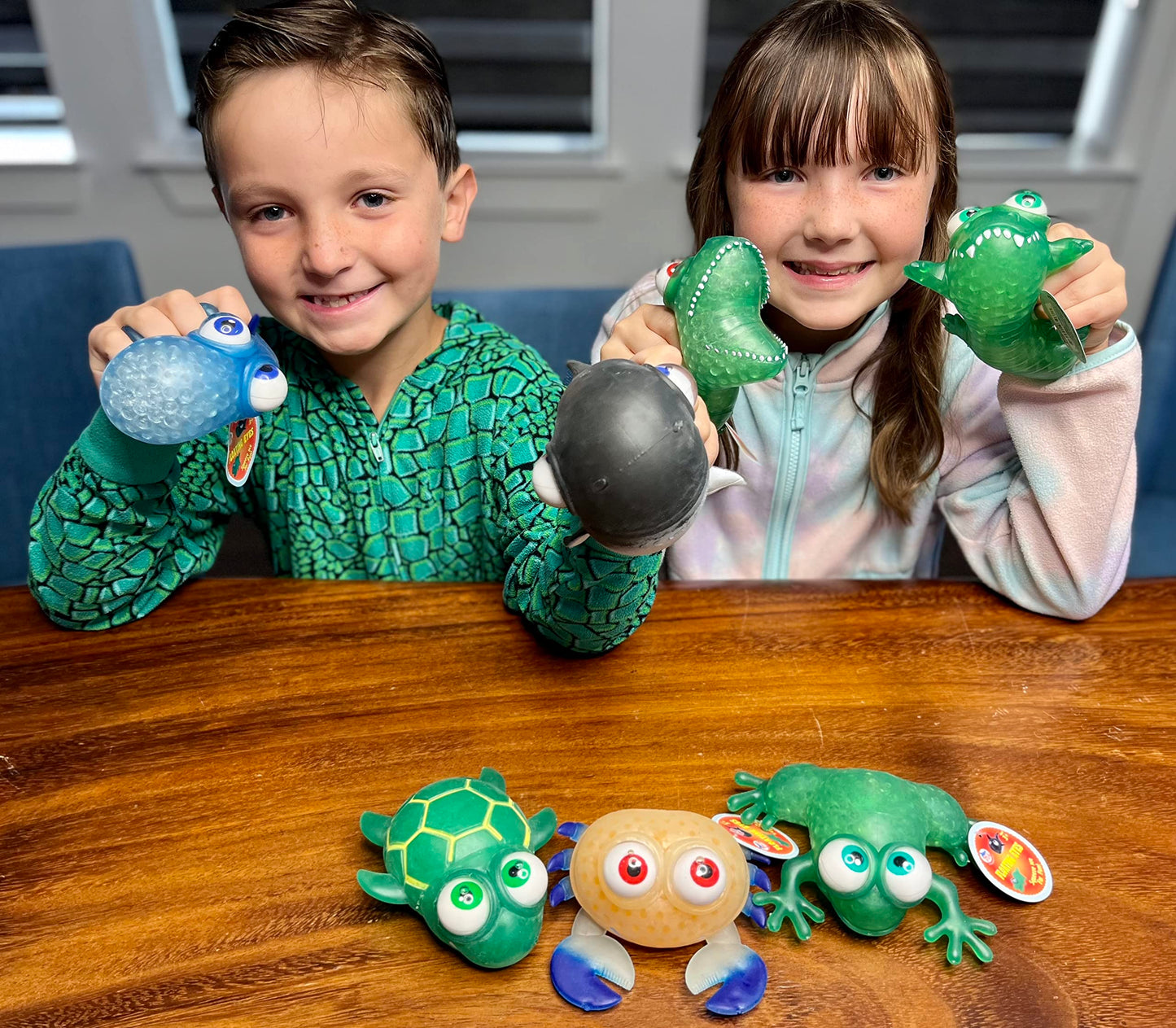 WARM FUZZY Toys (1) Floating Eye Animal Squishy Frog | Funny Sensory Fidget Great for Party Favor, Prize Box, PTA Carnival or School Fundraisers